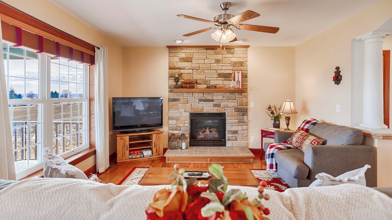 Photo of Livingroom in Town of Benton