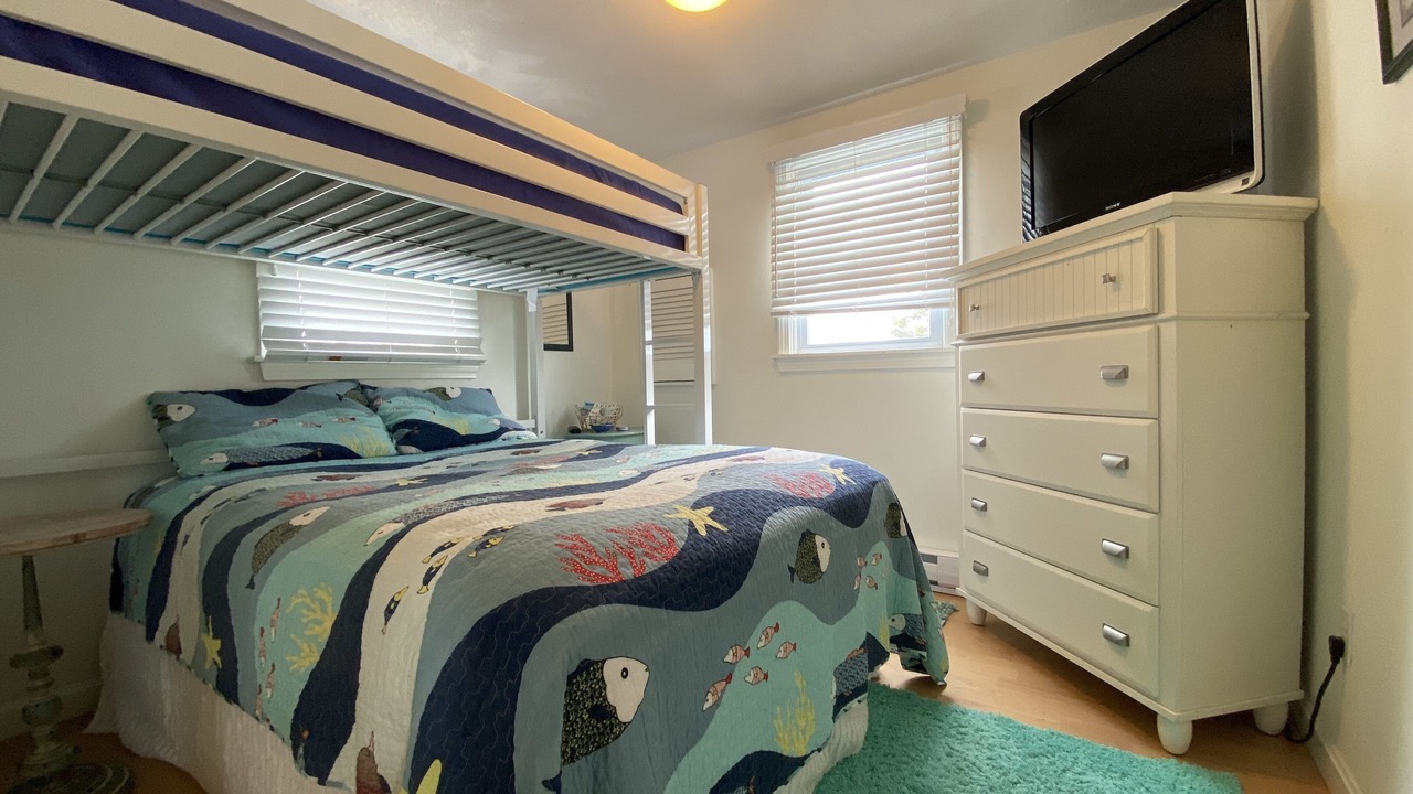 Photo of Bedroom in Matunuck