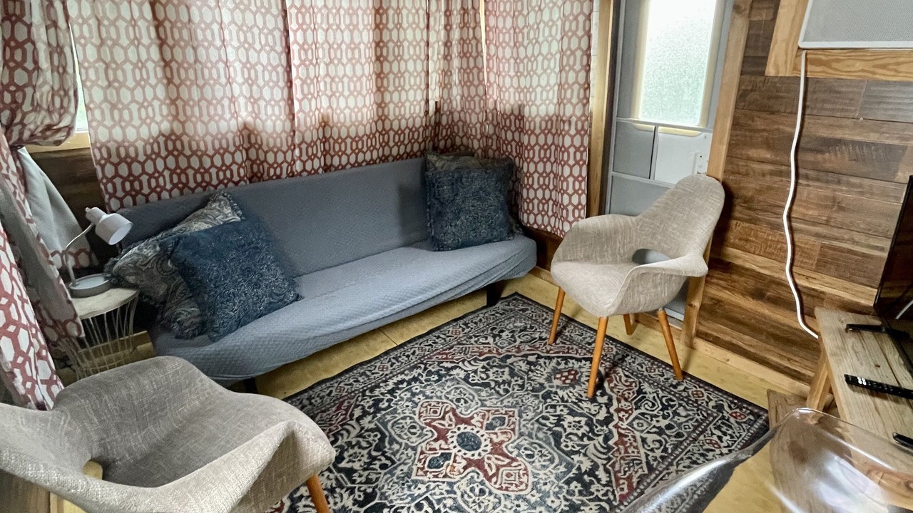 Photo of Livingroom in Sailboat Bend