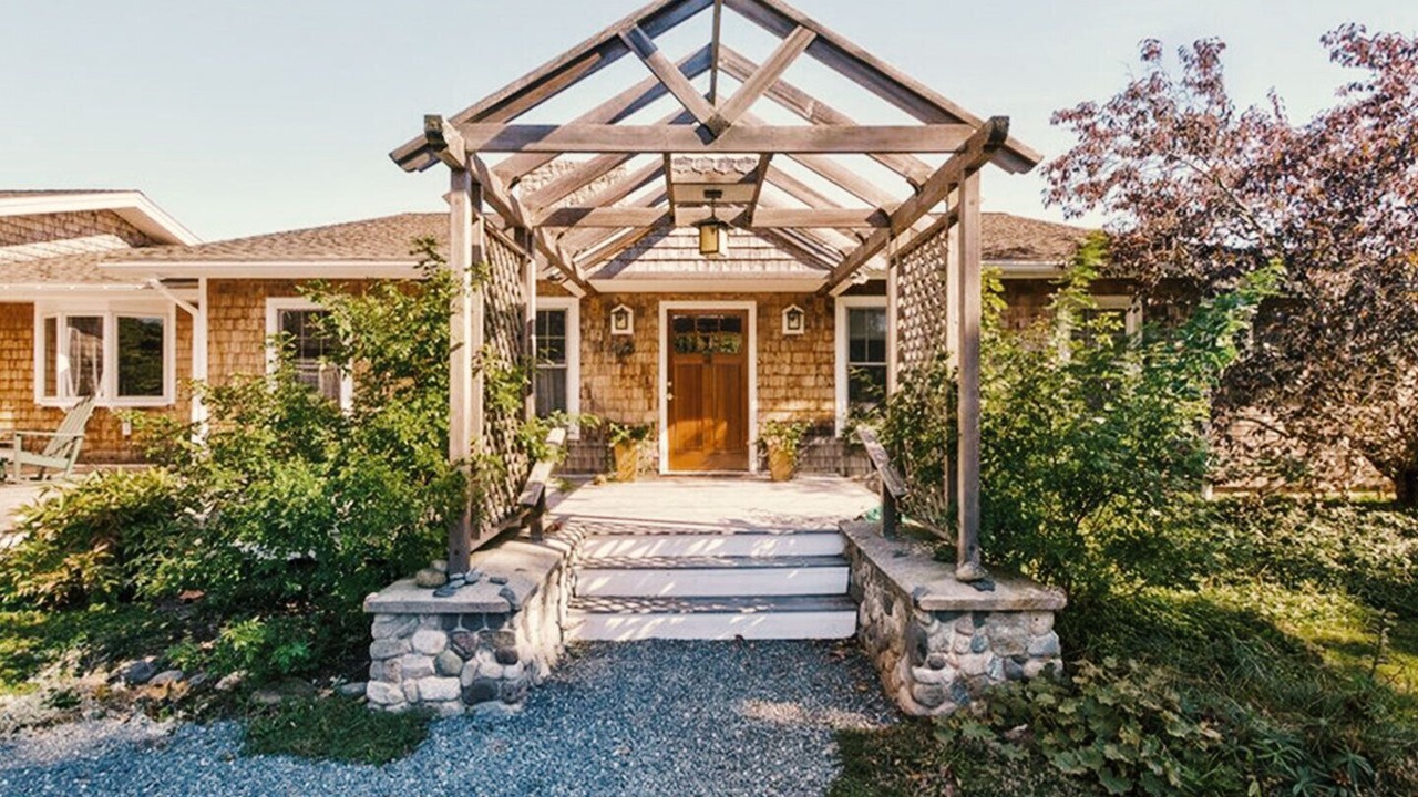 Photo of Others in Blue Hill