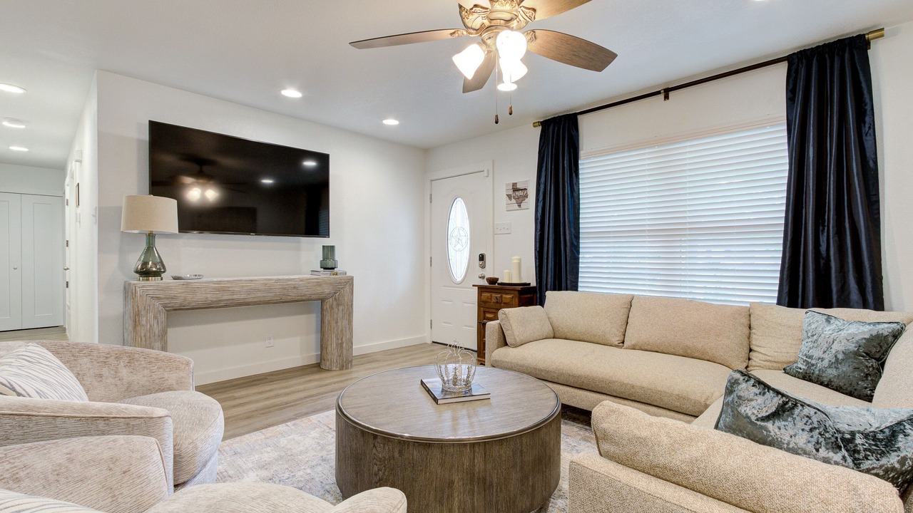 Photo of Livingroom in North San Antonio - SAT