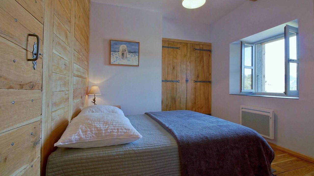 Photo of Bedroom in Ris