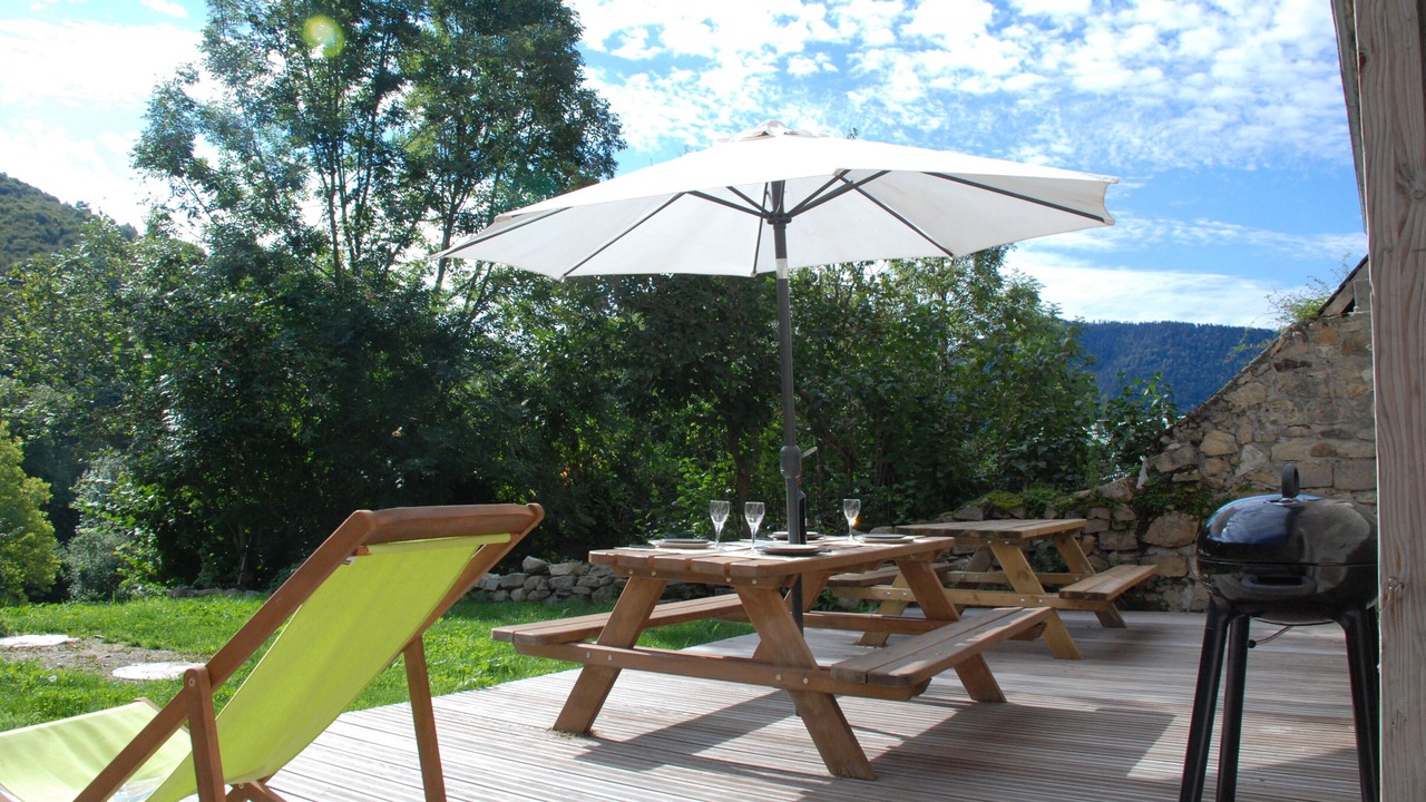 Photo of Outdoor in Ris
