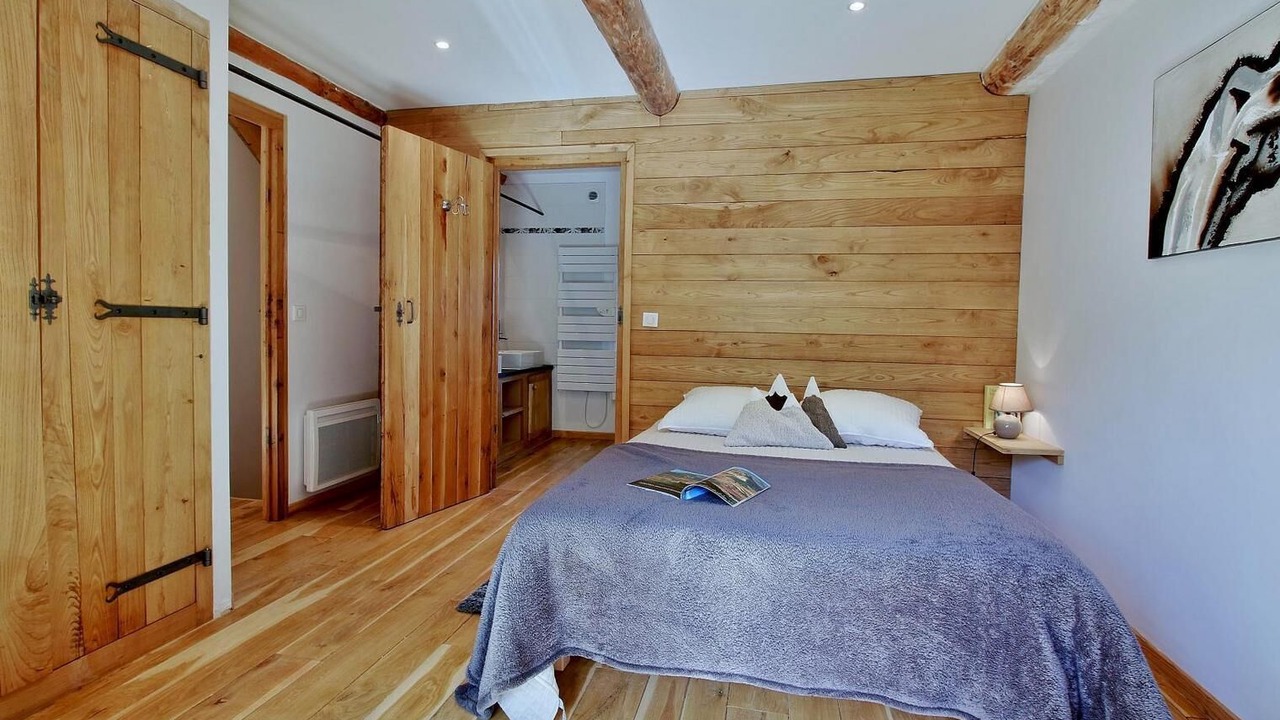 Photo of Bedroom in Ris