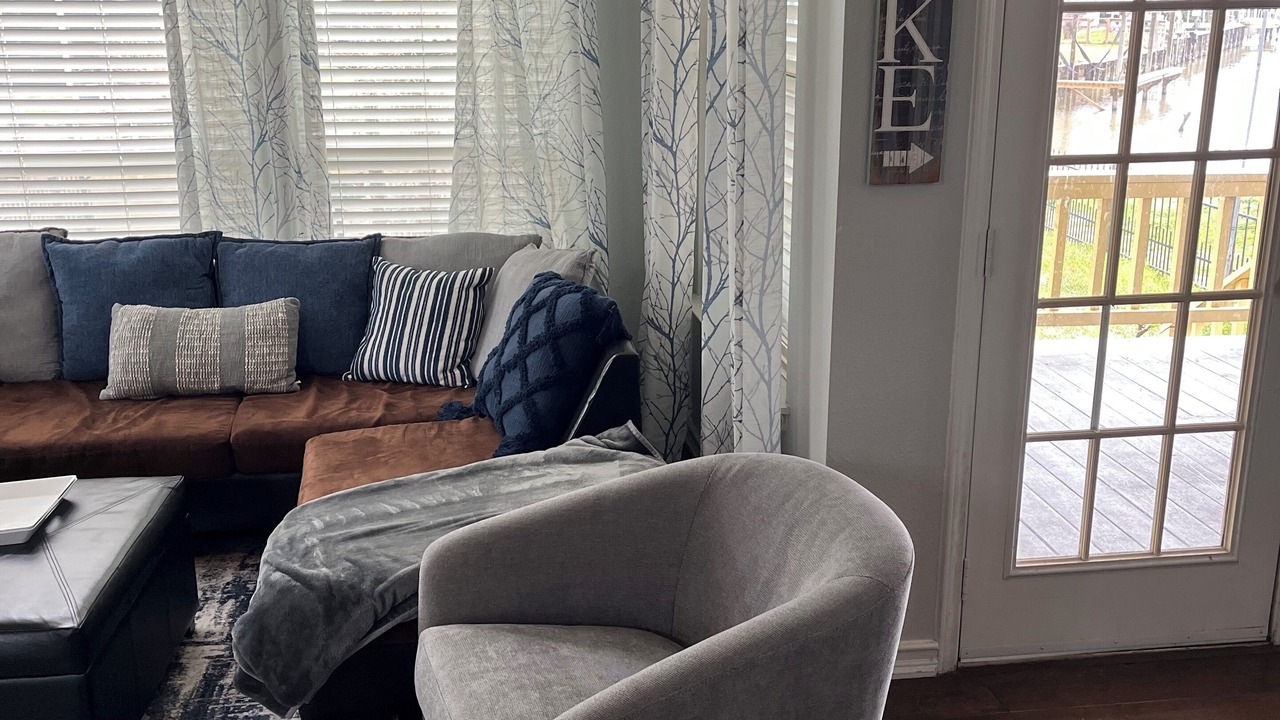 Photo of Livingroom in Pointblank