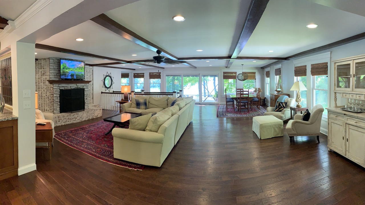 Photo of Livingroom in Andersonville