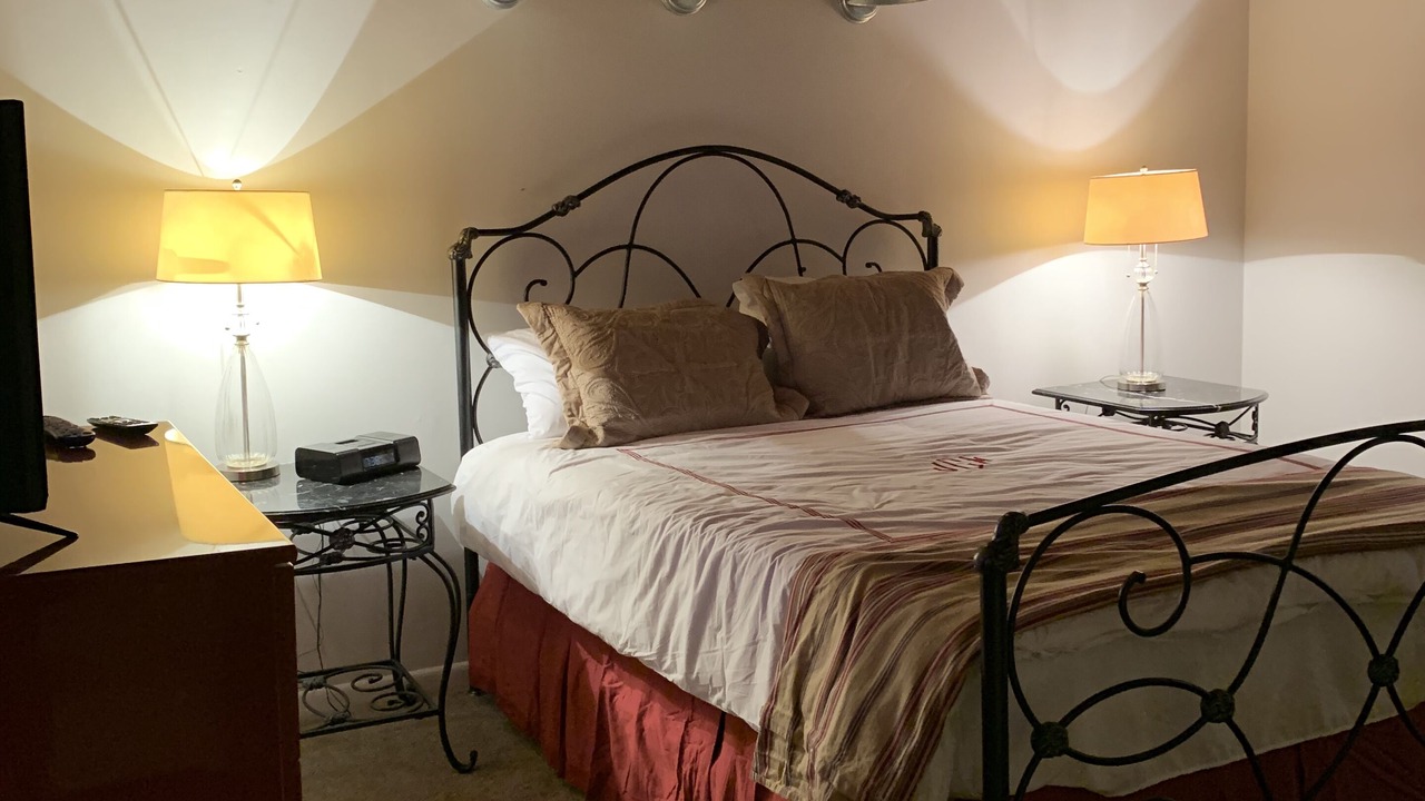 Photo of Bedroom in Andersonville