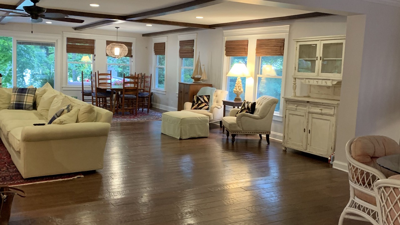 Photo of Livingroom in Andersonville