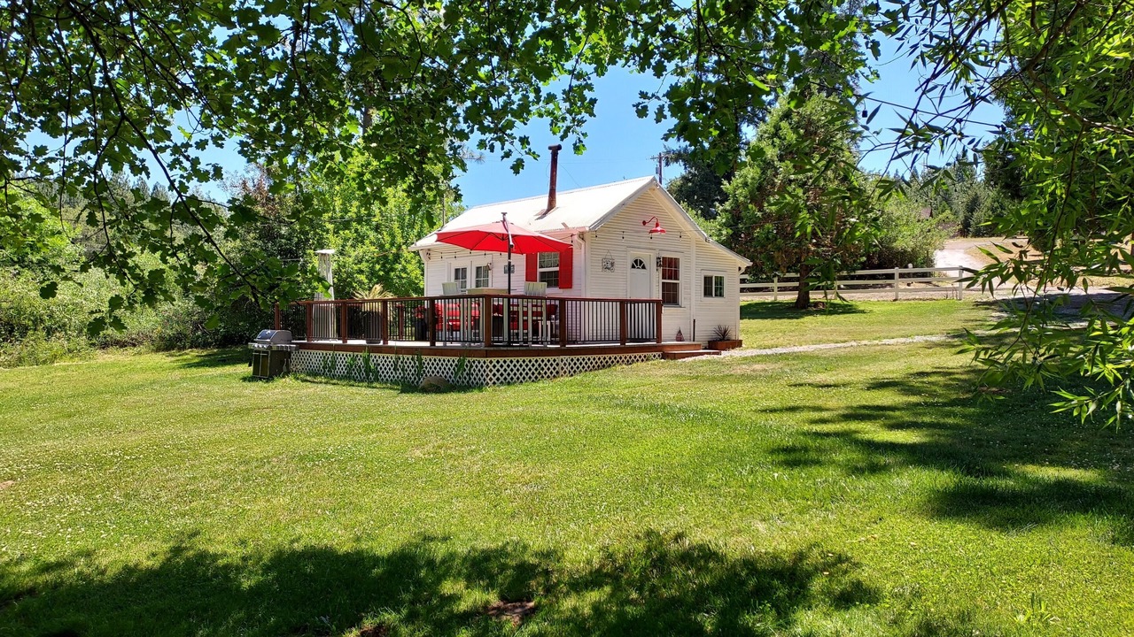 Photo of Outdoor in Apple Hill