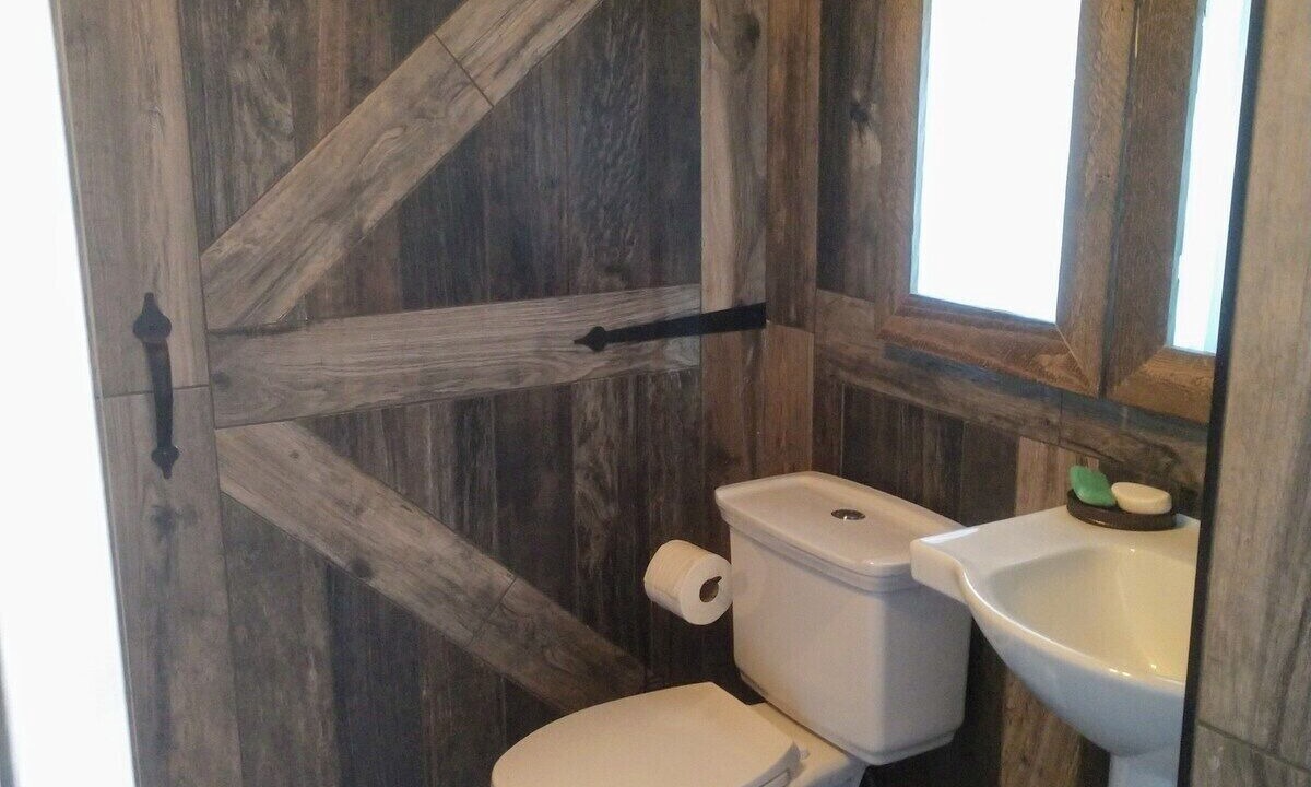 Photo of Bathroom in Apple Hill
