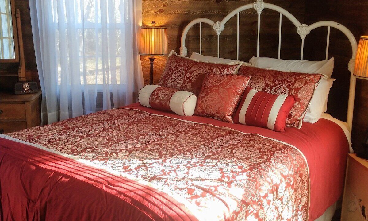 Photo of Bedroom in Apple Hill