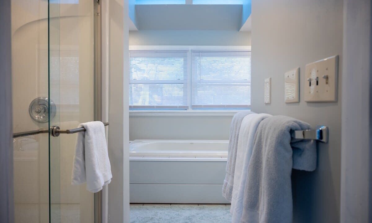 Photo of Others in Lee