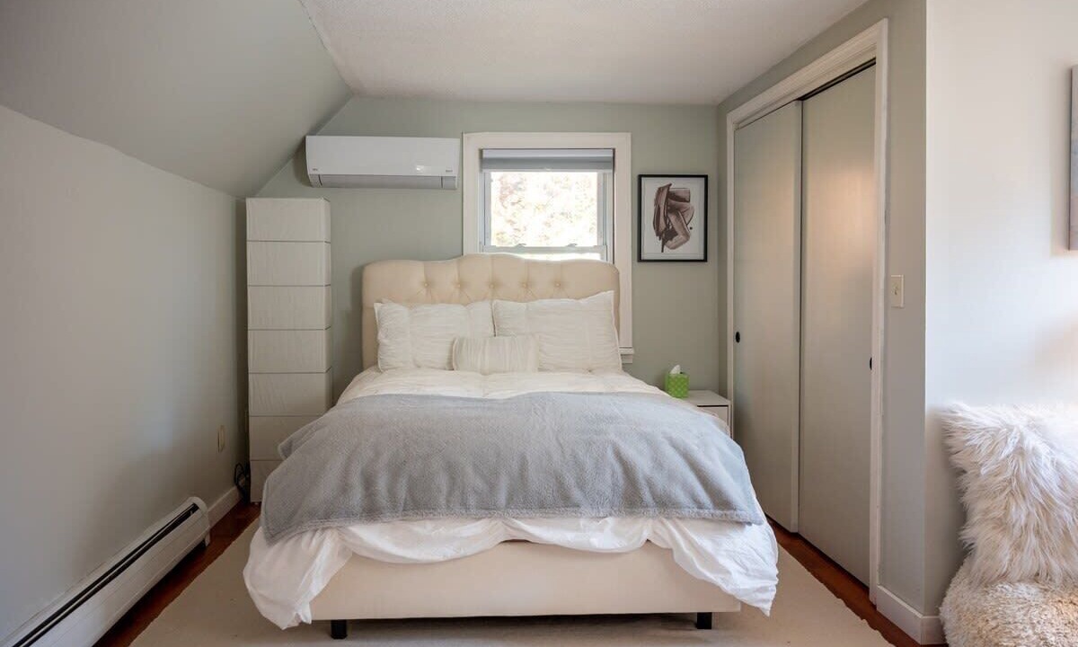 Photo of Others in Lee