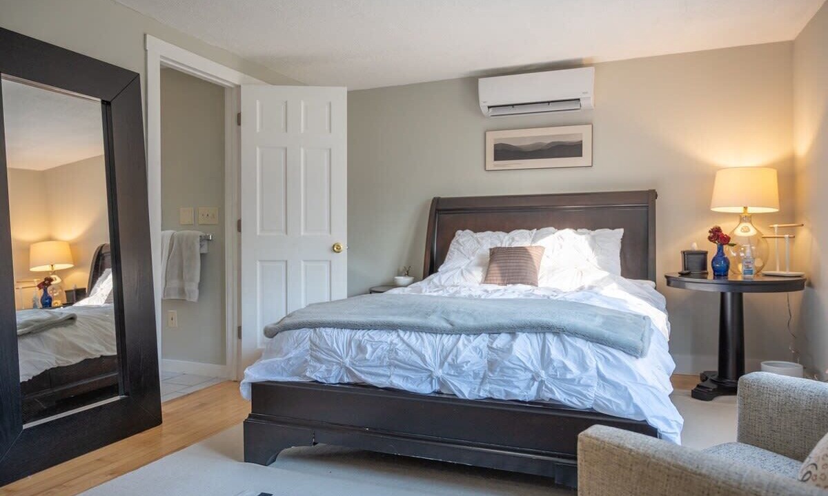 Photo of Others in Lee