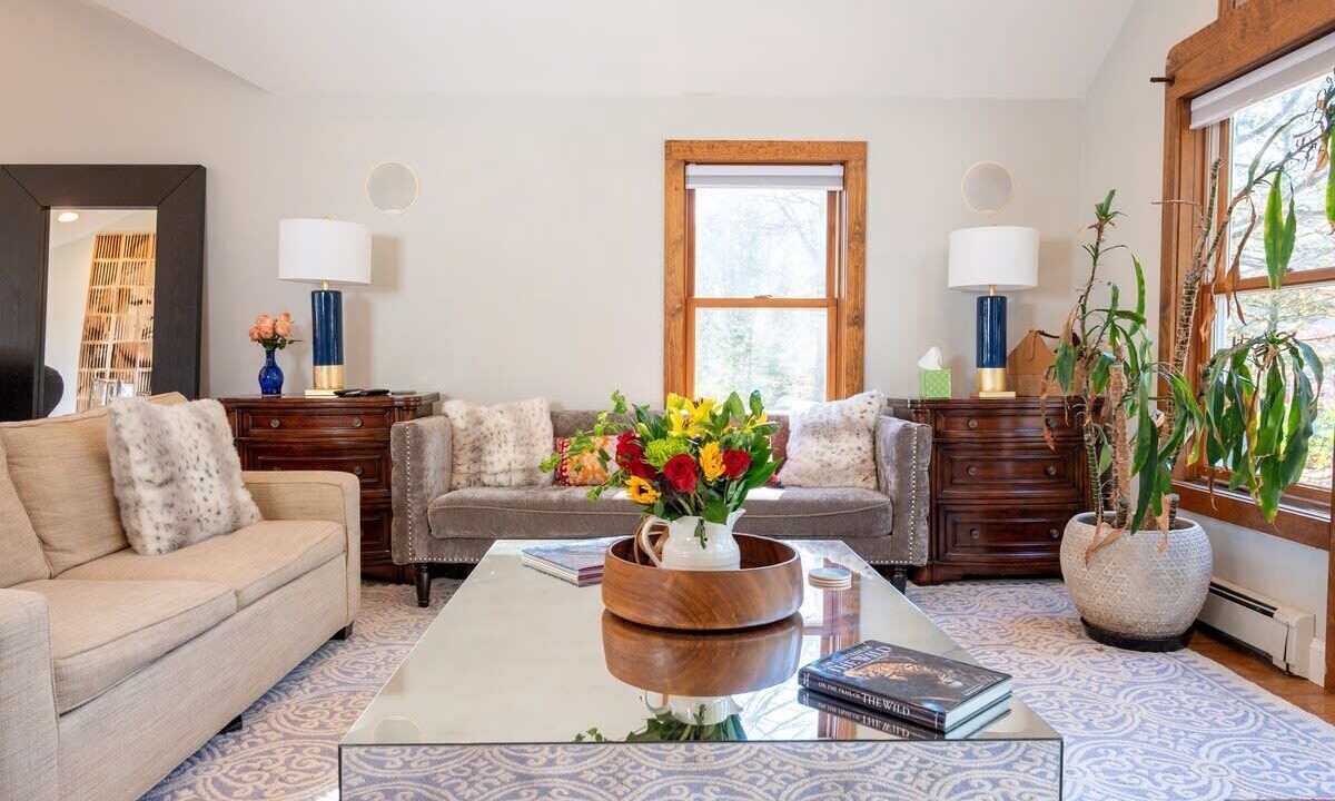 Photo of Others in Lee