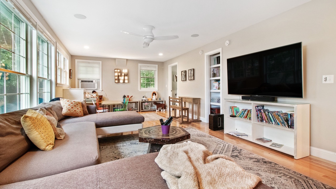 Photo of Livingroom in Cape Elizabeth
