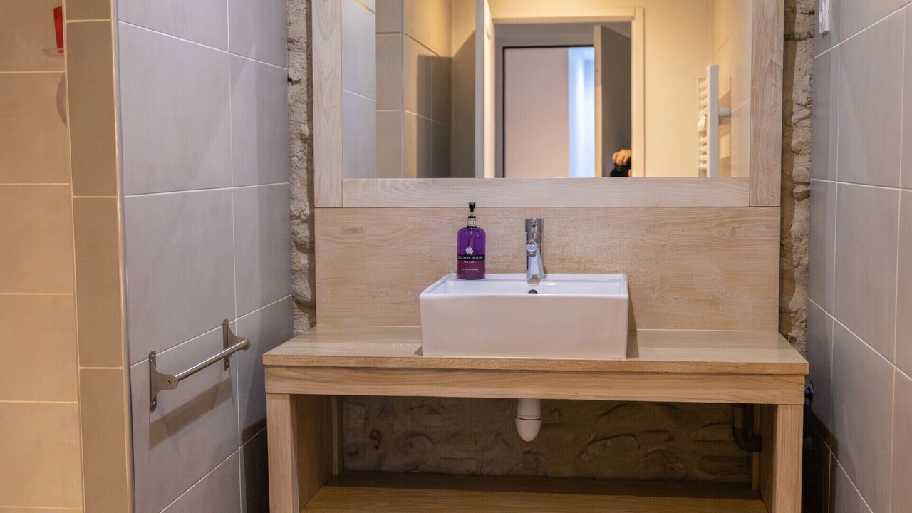 Photo of Bathroom in Saint-Genis