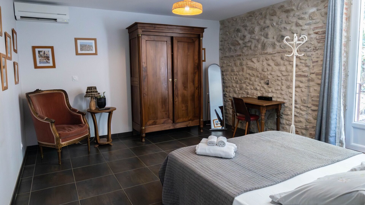 Photo of Bedroom in Saint-Genis