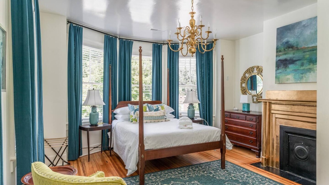 Photo of Bedroom in Downtown Charleston