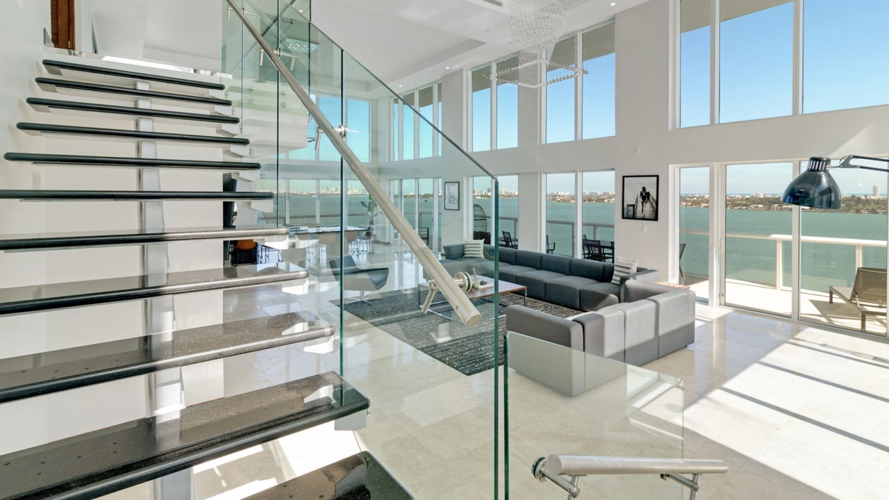 Photo of Livingroom in North Bay Village