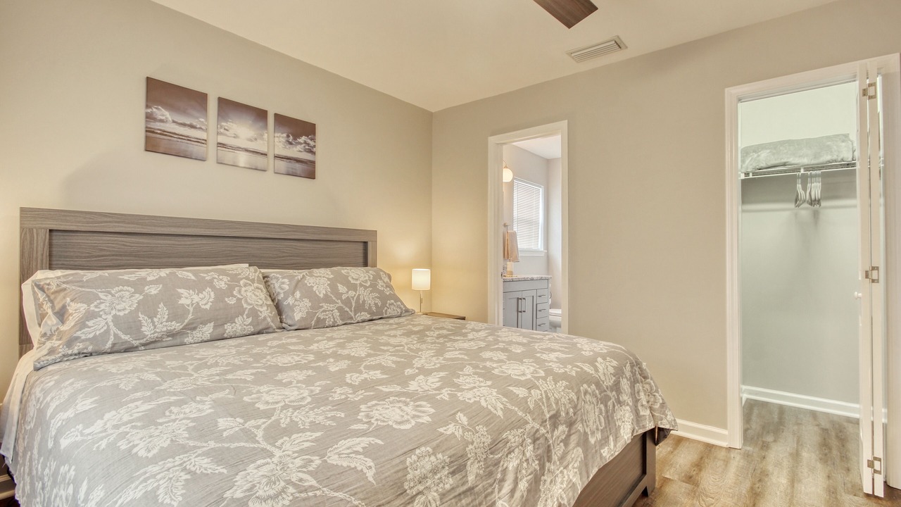Photo of Bedroom in Cherry Grove Beach
