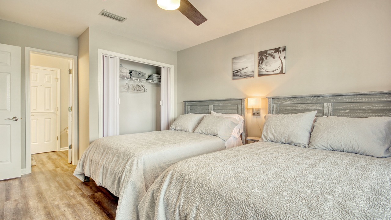 Photo of Bedroom in Cherry Grove Beach