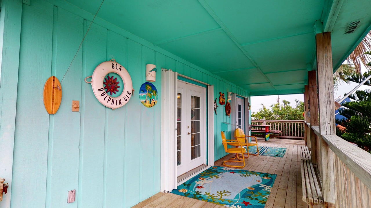 Photo of Patio Balcony in Leeward Sands