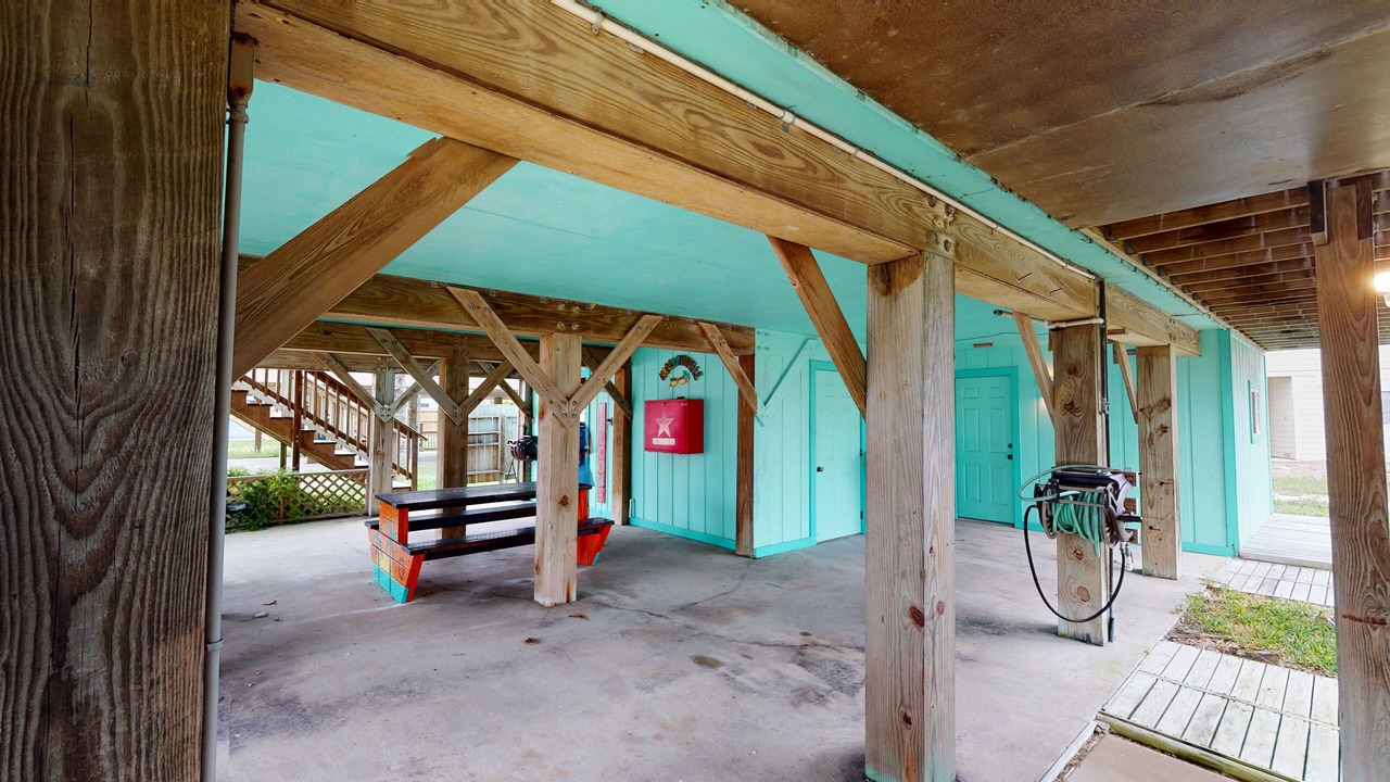 Photo of Patio Balcony in Leeward Sands