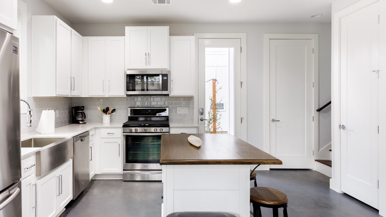 Photo of Kitchen in East Cesar Chavez