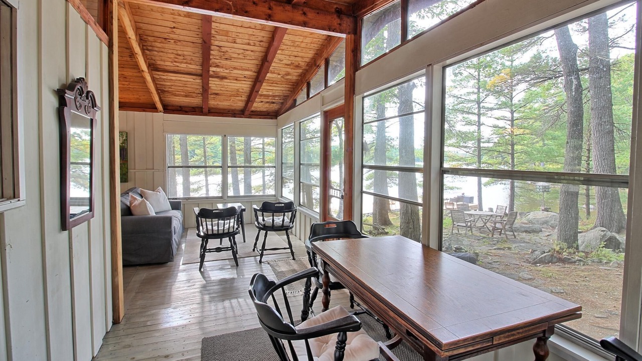 Photo of Bedroom in Gravenhurst