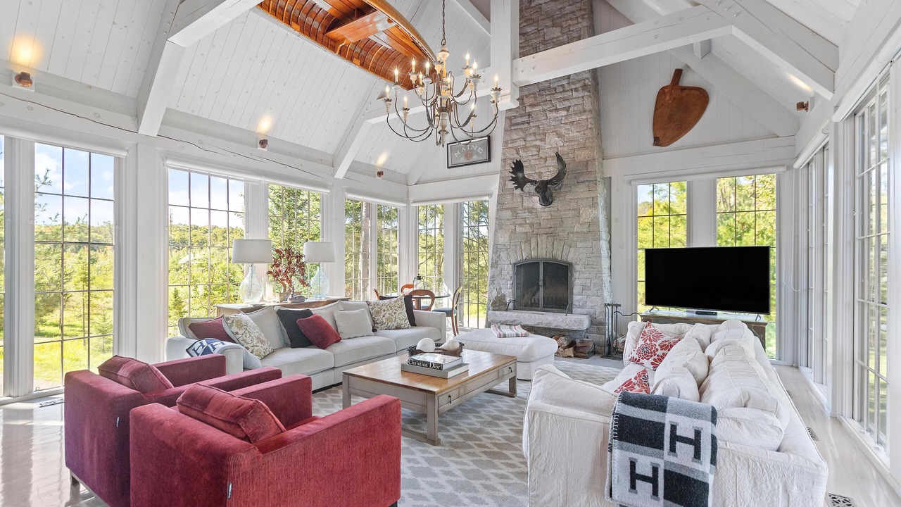 Photo of Livingroom in Muskoka Lakes