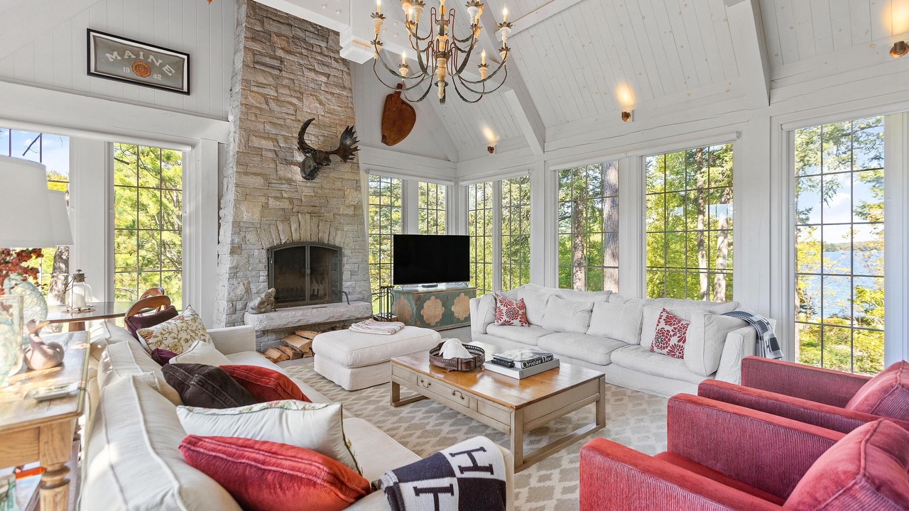 Photo of Livingroom in Muskoka Lakes