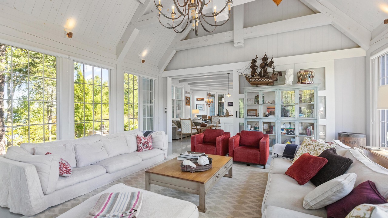 Photo of Livingroom in Muskoka Lakes