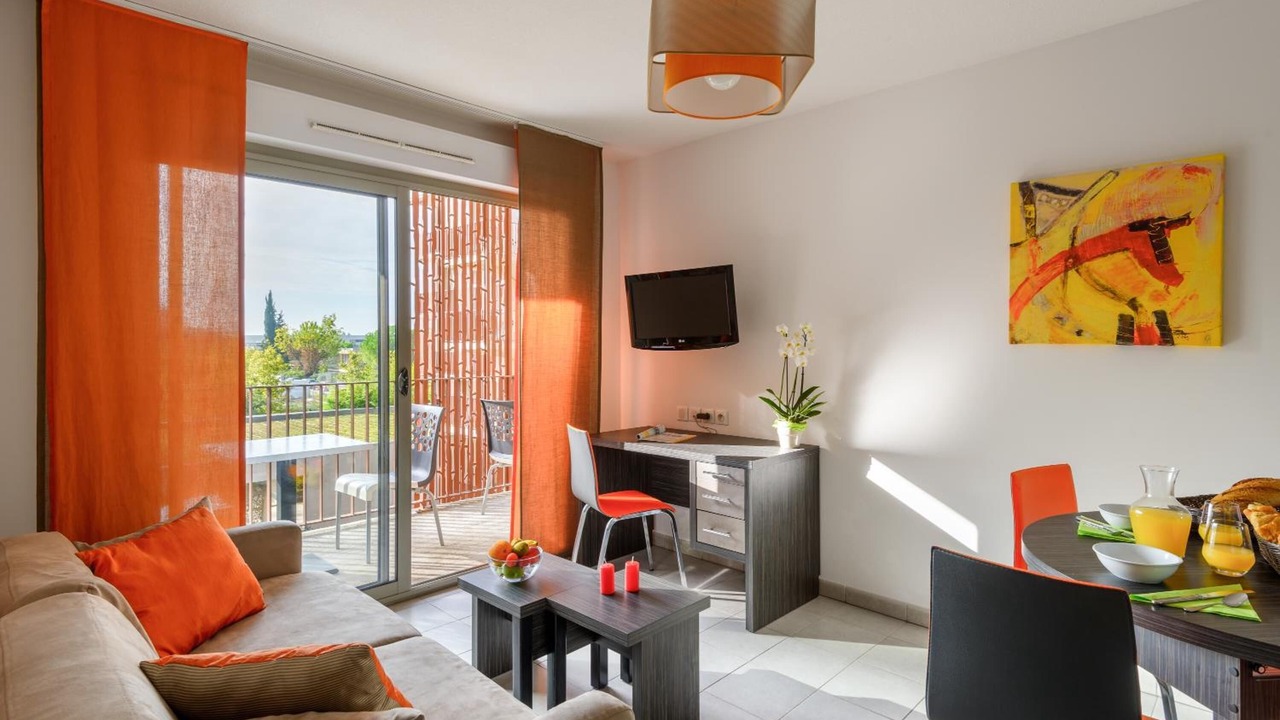 Photo of Livingroom in Millenaire