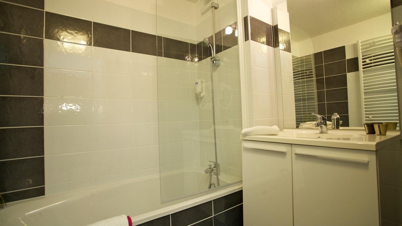 Photo of Bathroom in Millenaire