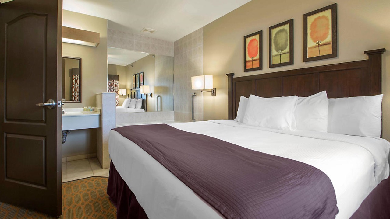 Photo of Bedroom in Lake Delton