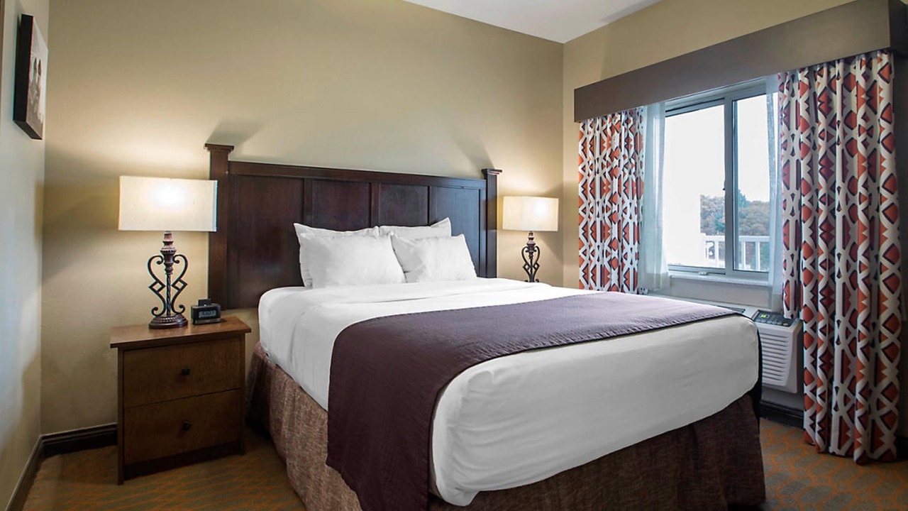 Photo of Bedroom in Lake Delton