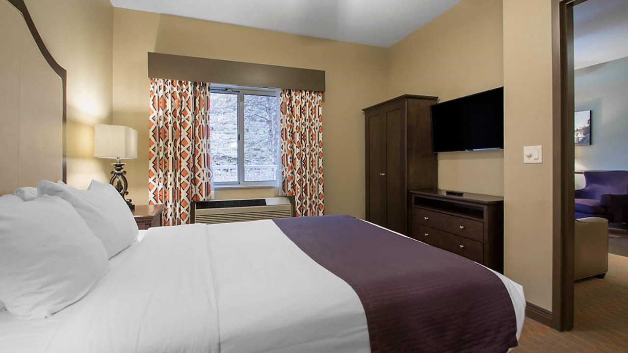 Photo of Bedroom in Lake Delton