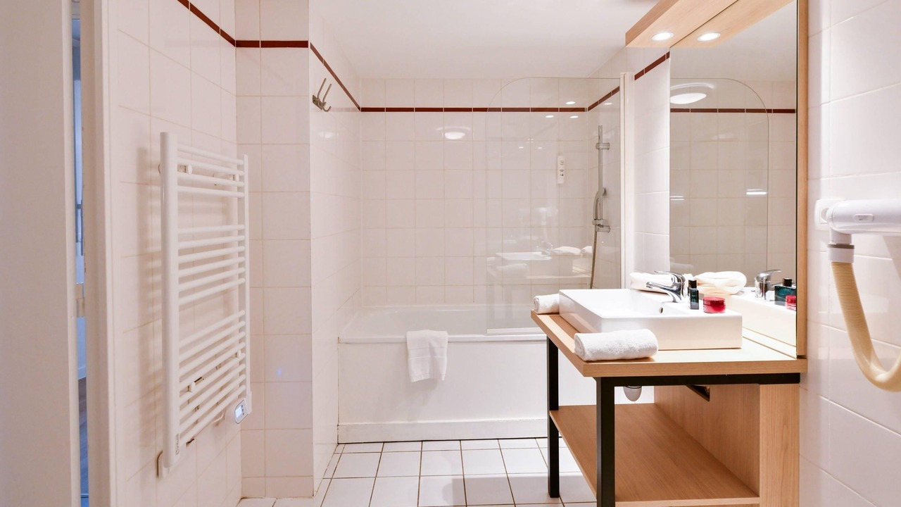 Photo of Bedroom in Saint-Cyr-l'Ecole