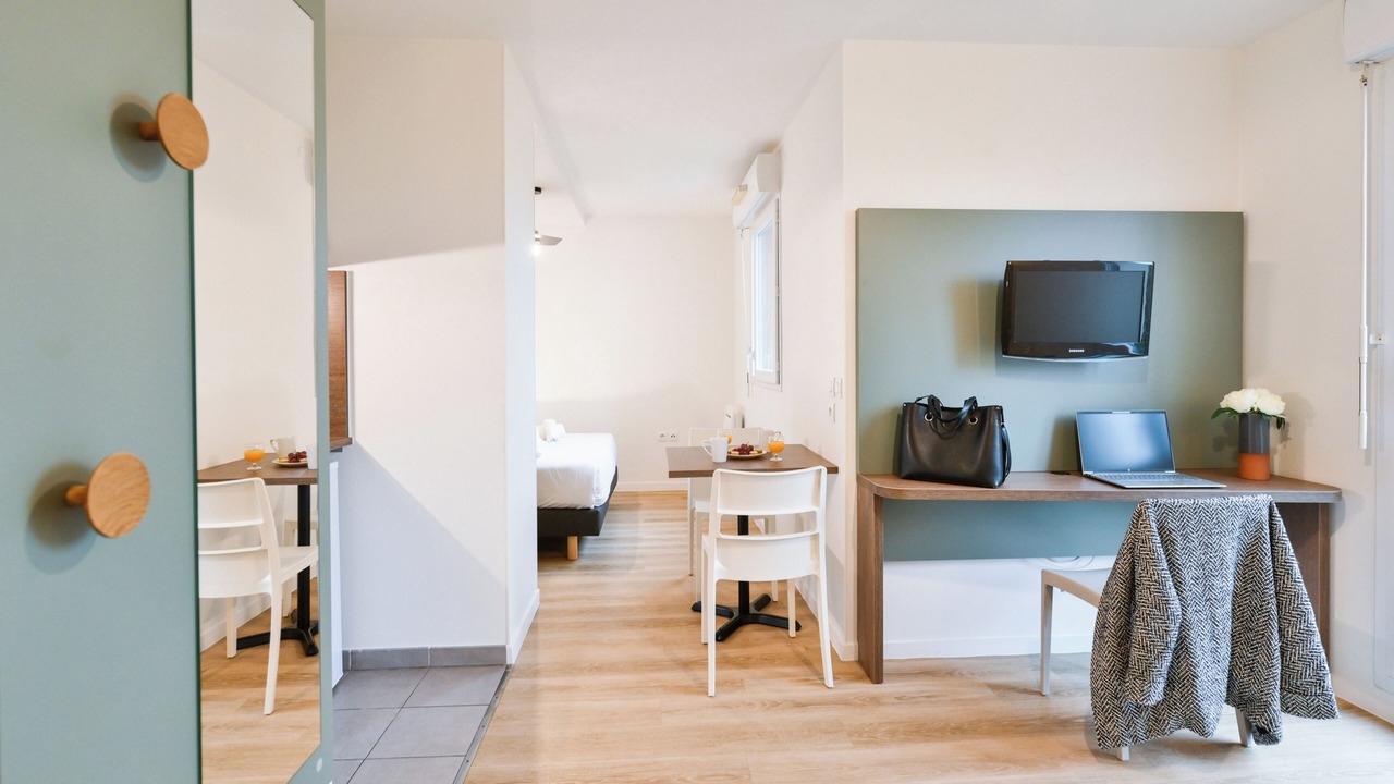Photo of Livingroom in Saint-Cyr-l'Ecole