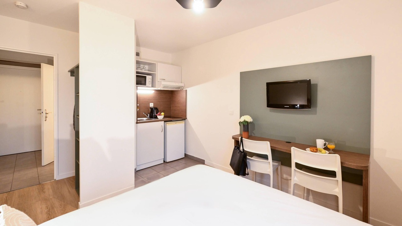 Photo of Bedroom in Saint-Cyr-l'Ecole