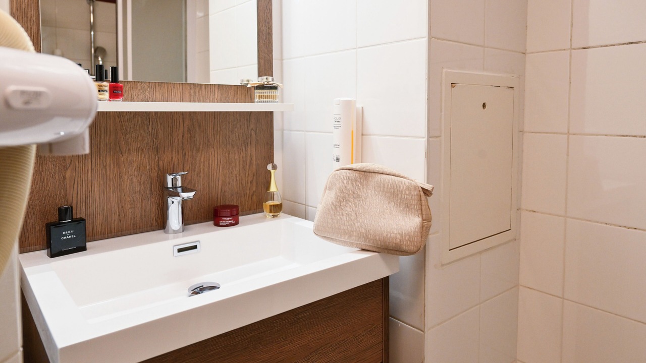 Photo of Bathroom in Saint-Cyr-l'Ecole