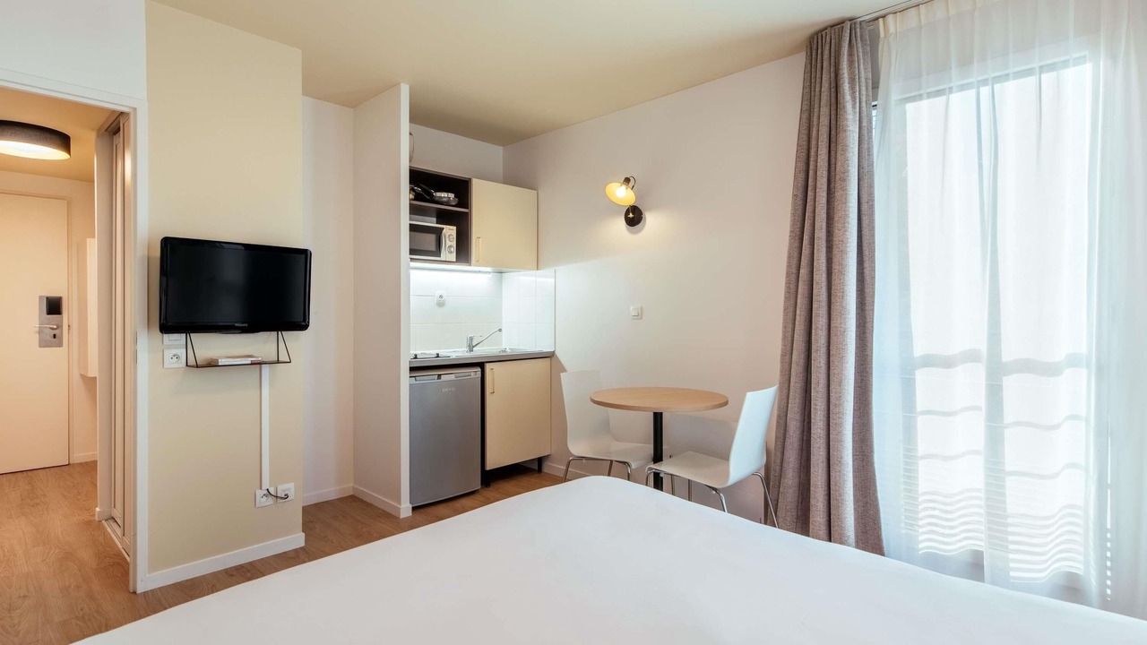 Photo of Bedroom in Asnieres-sur-Seine