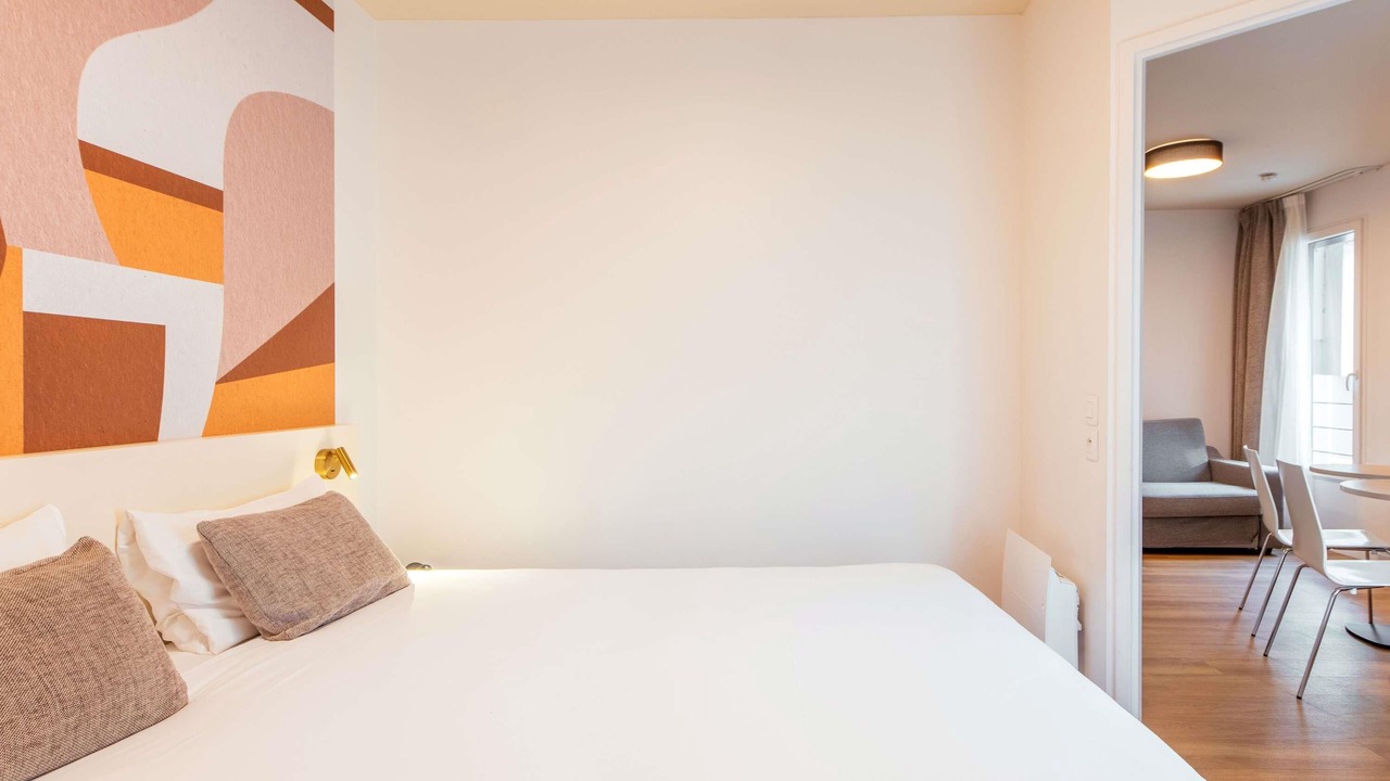 Photo of Bedroom in Asnieres-sur-Seine
