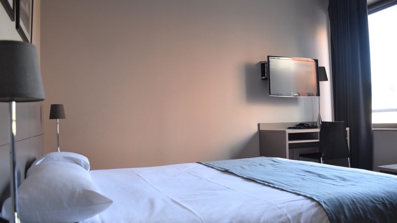 Photo of Bedroom in 9th Arrondissement