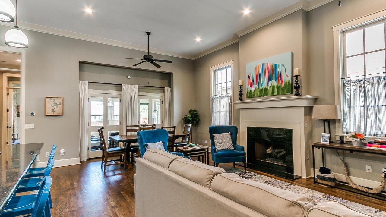 Photo of Livingroom in Carlton Landing