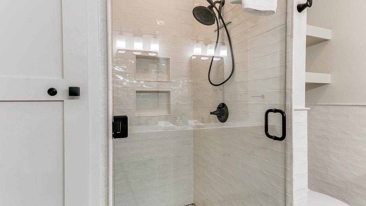 Photo of Bathroom in Carlton Landing