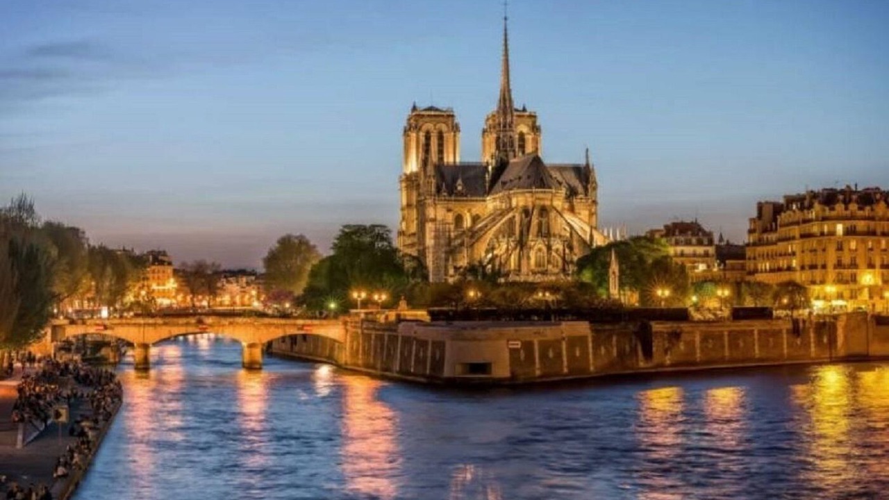 Photo of Others in Notre Dame