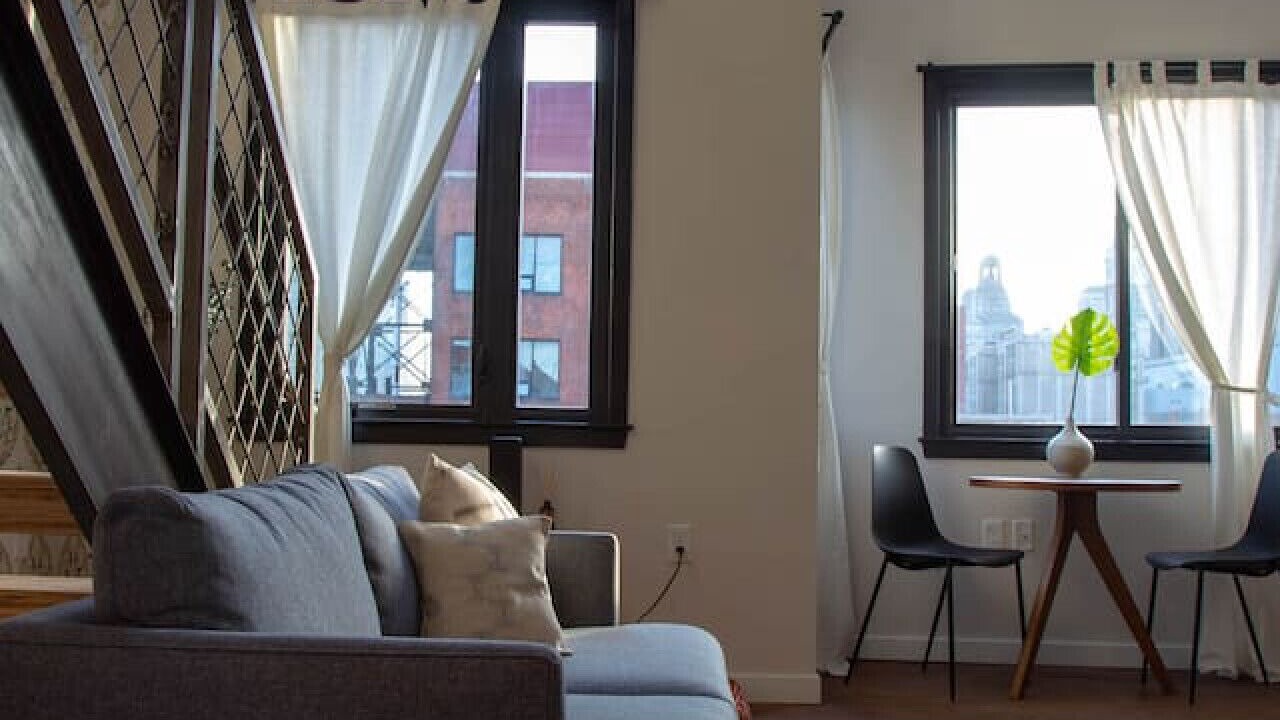 Photo of Livingroom in Center City