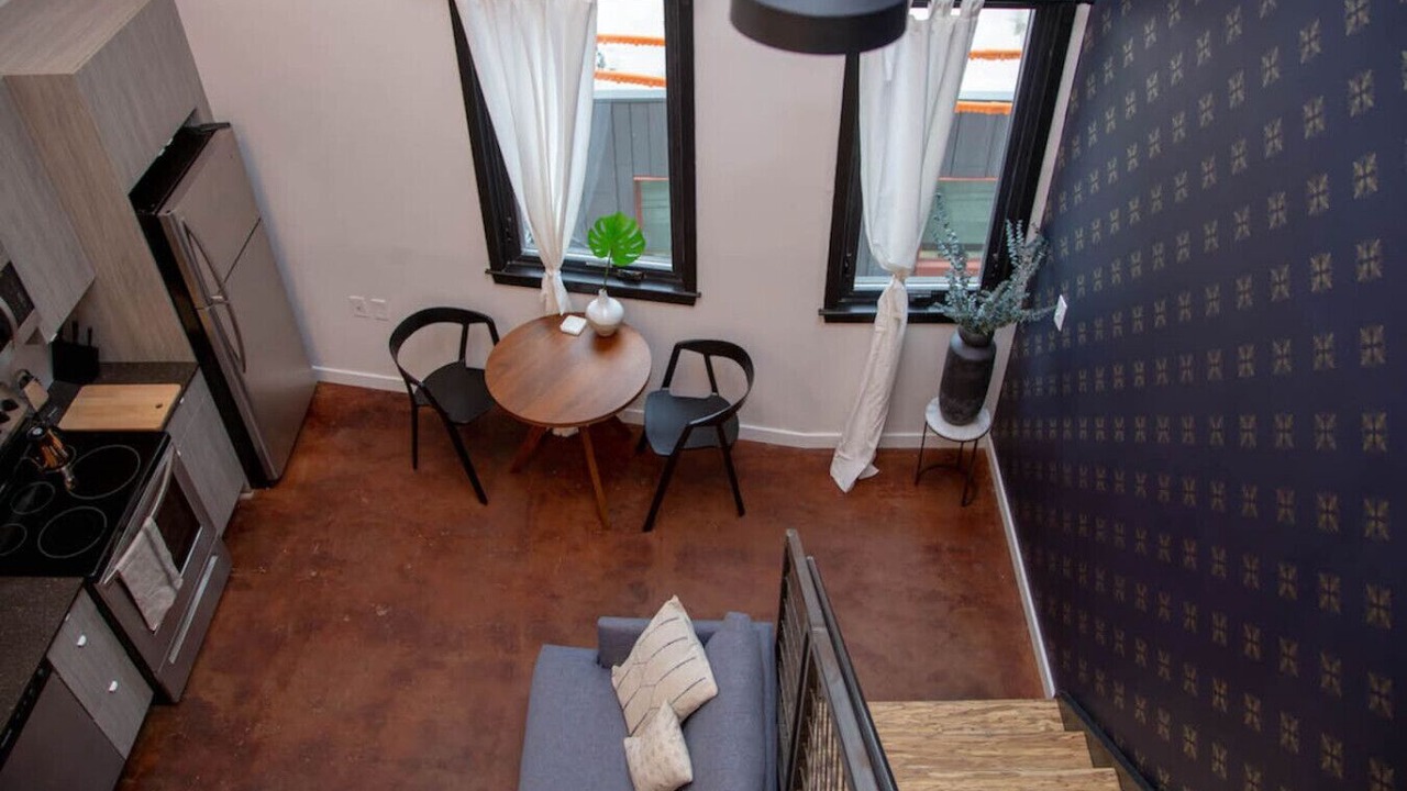 Photo of Livingroom in Center City